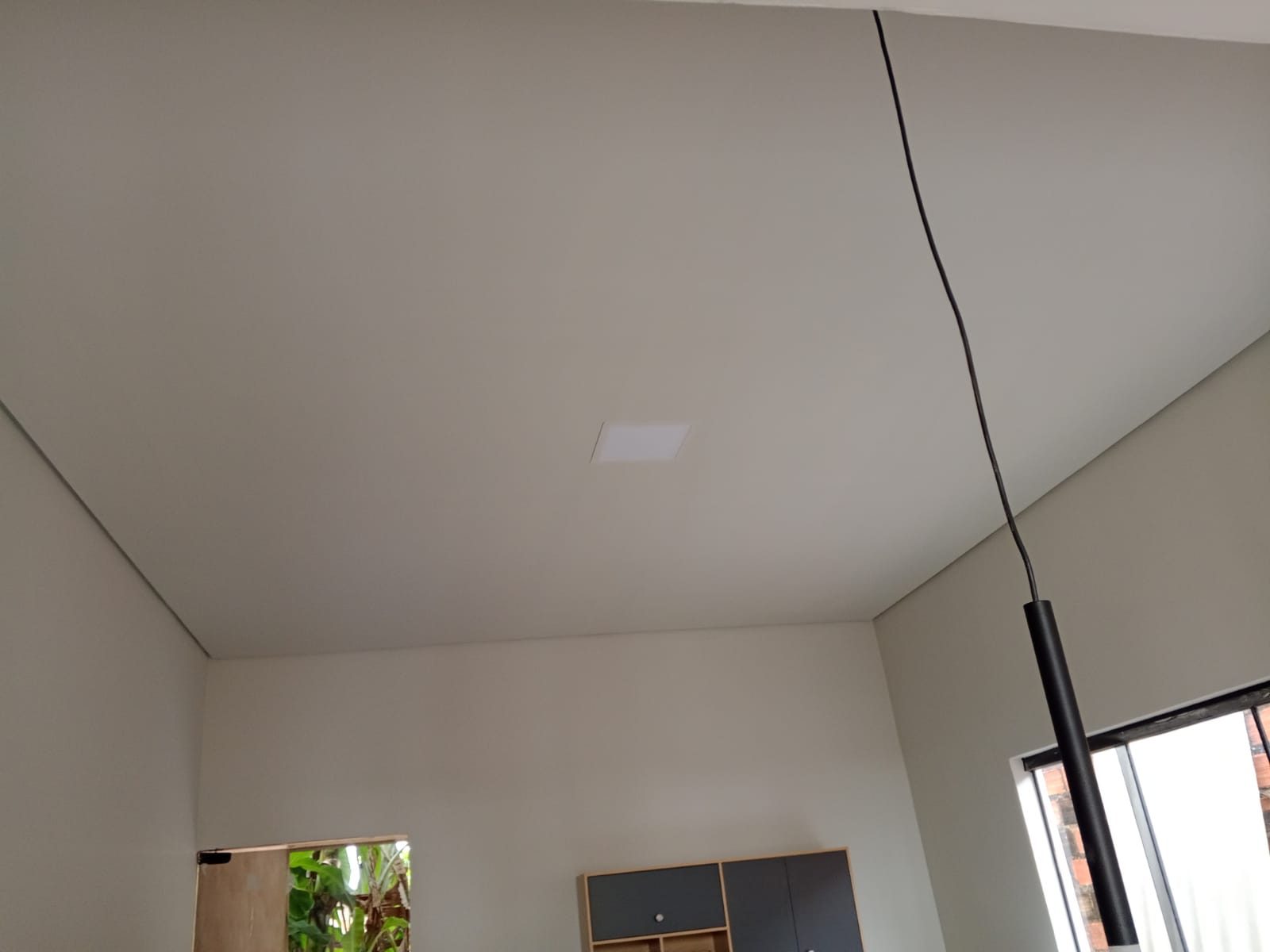 Forro de gesso liso com spot embutido